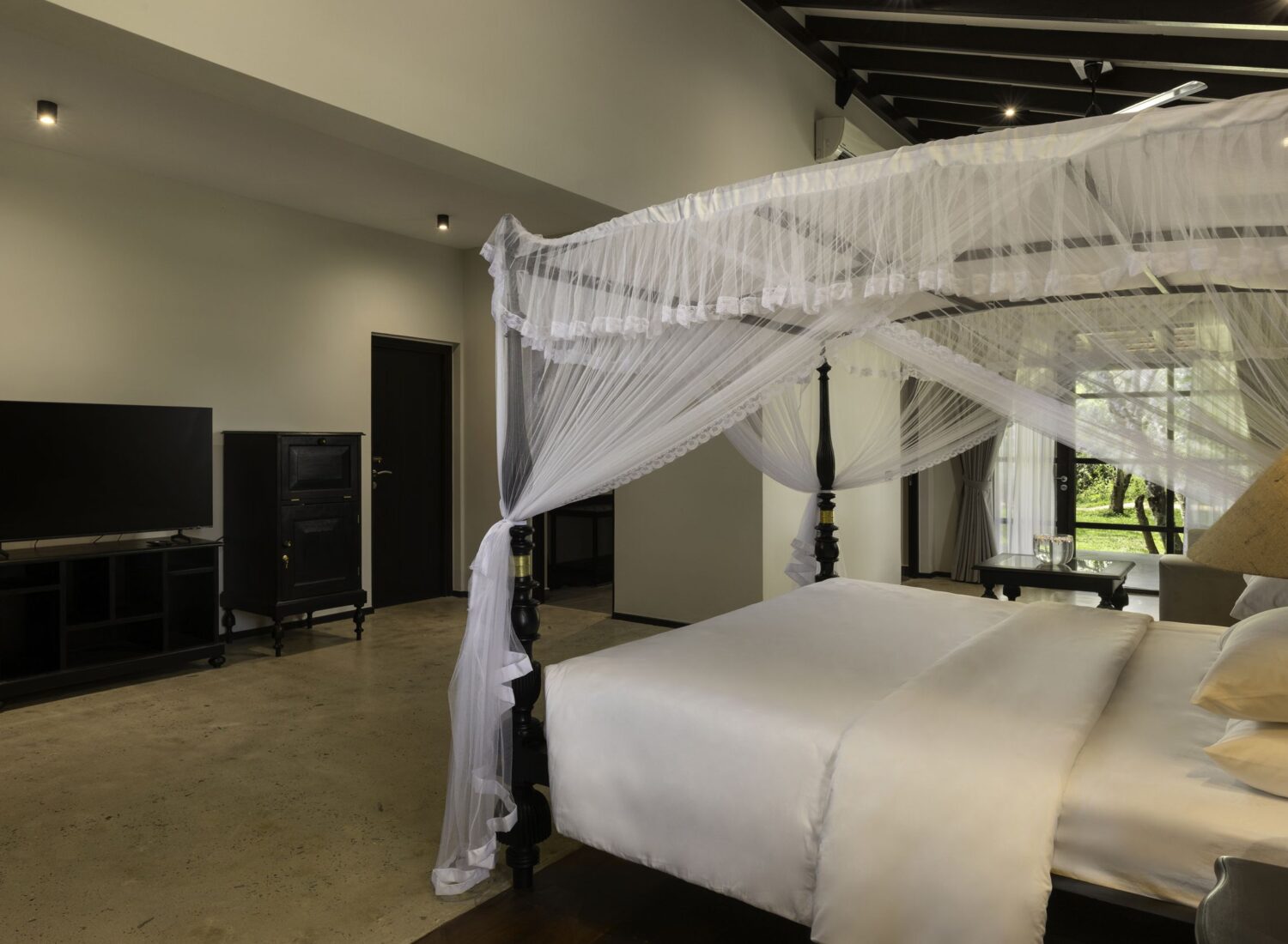 ayugiri-Presidential Suite with pool deck 10-s