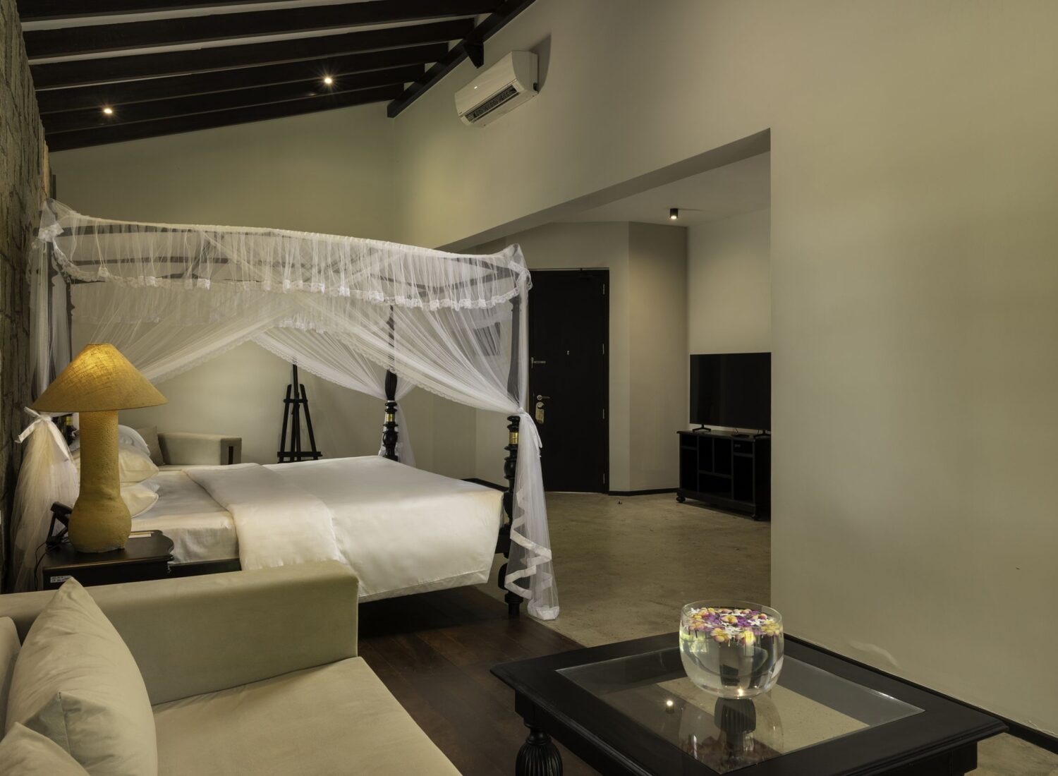 ayugiri-Presidential Suite with pool deck 11-s