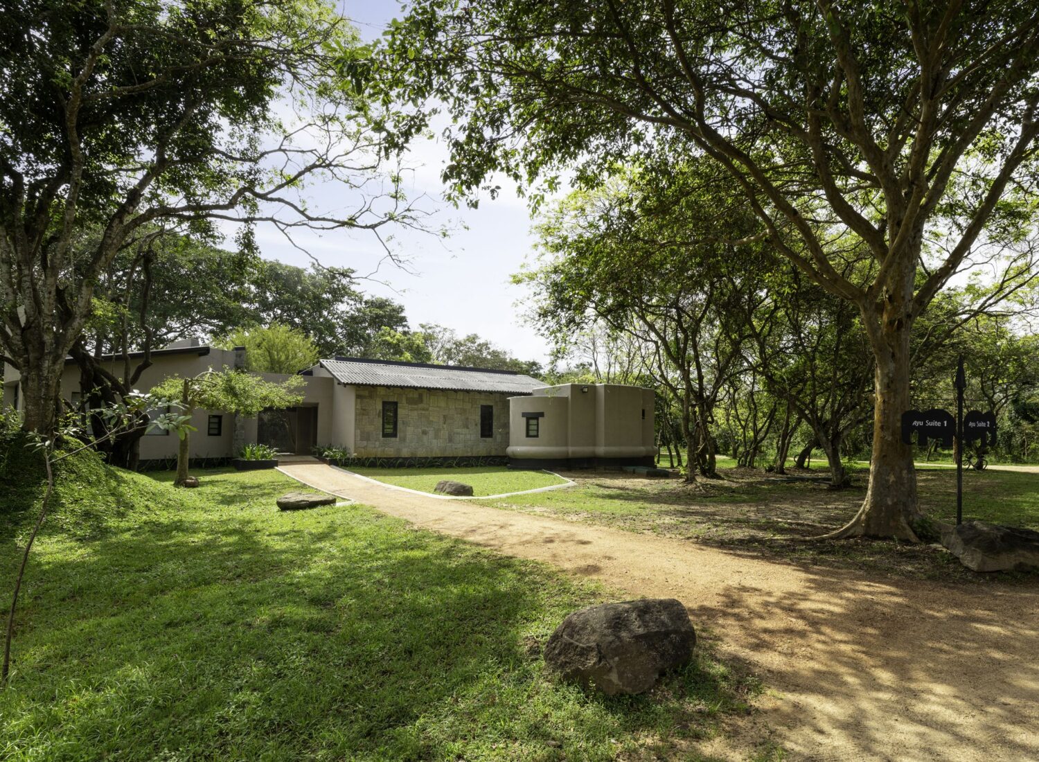 ayugiri-Presidential Suite with pool deck 2-s