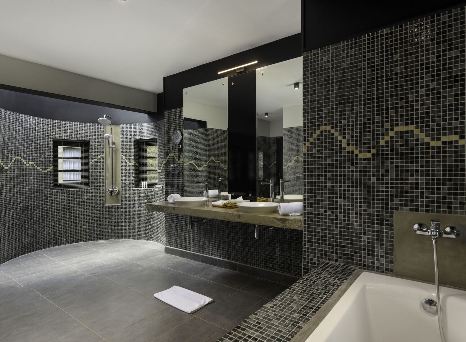 ayugiri-Presidential Suite with pool deck 20-s