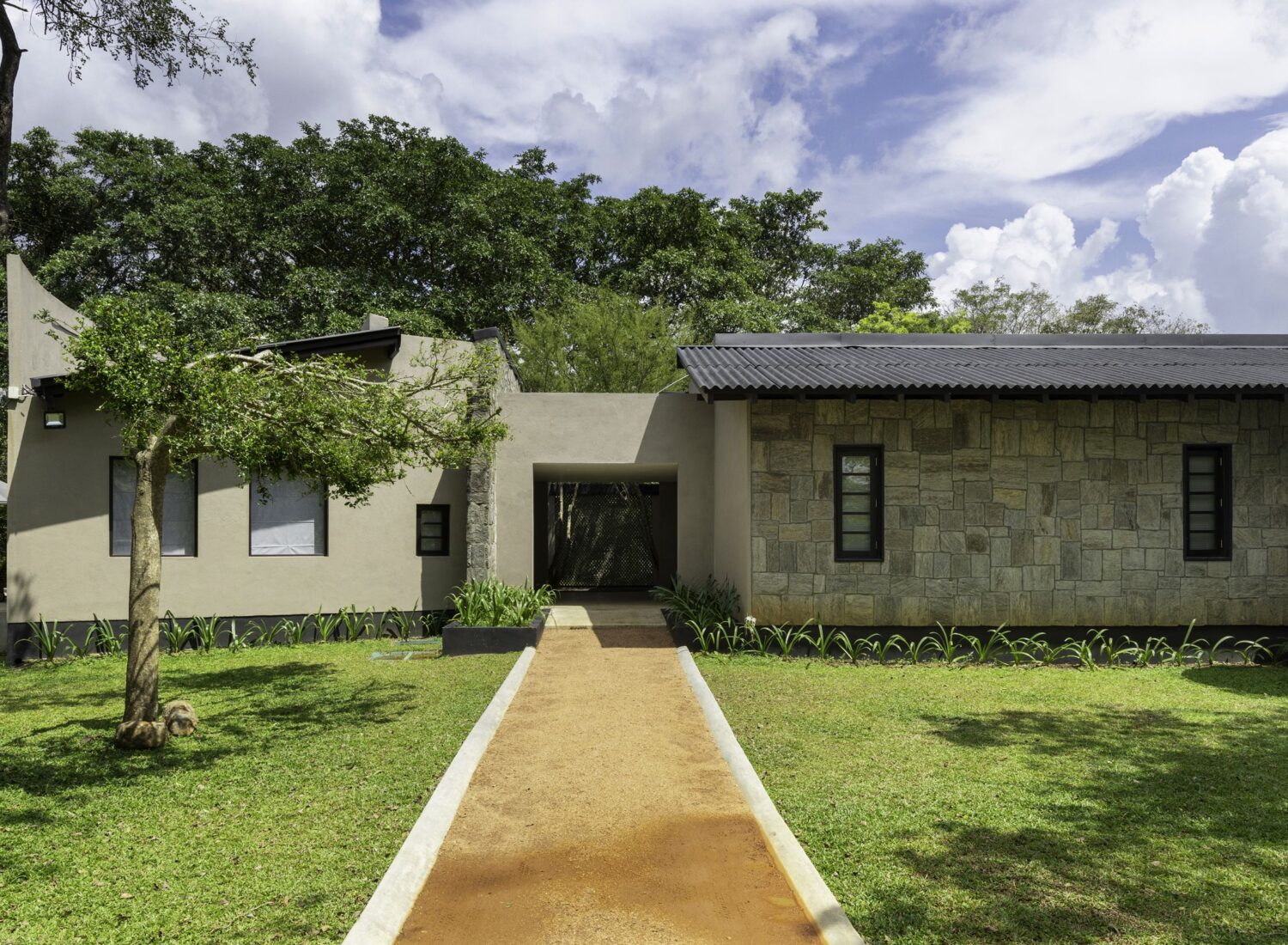 ayugiri-Presidential Suite with pool deck 3-s
