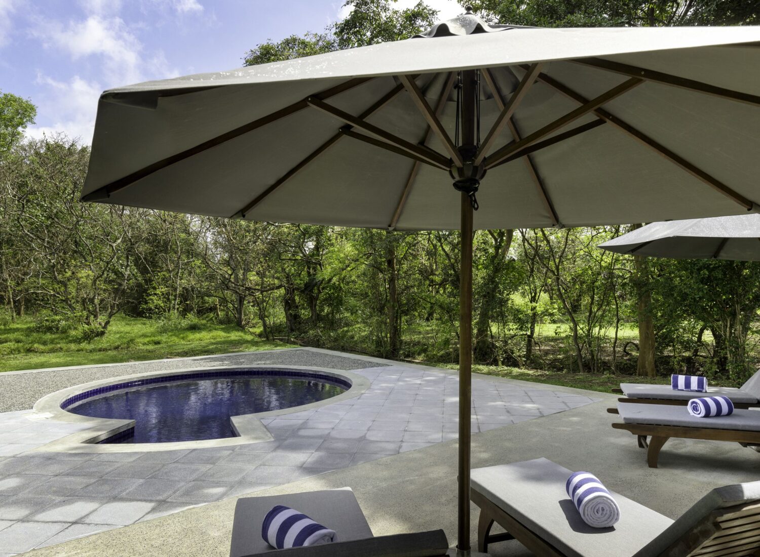 ayugiri-Presidential Suite with pool deck 5-s