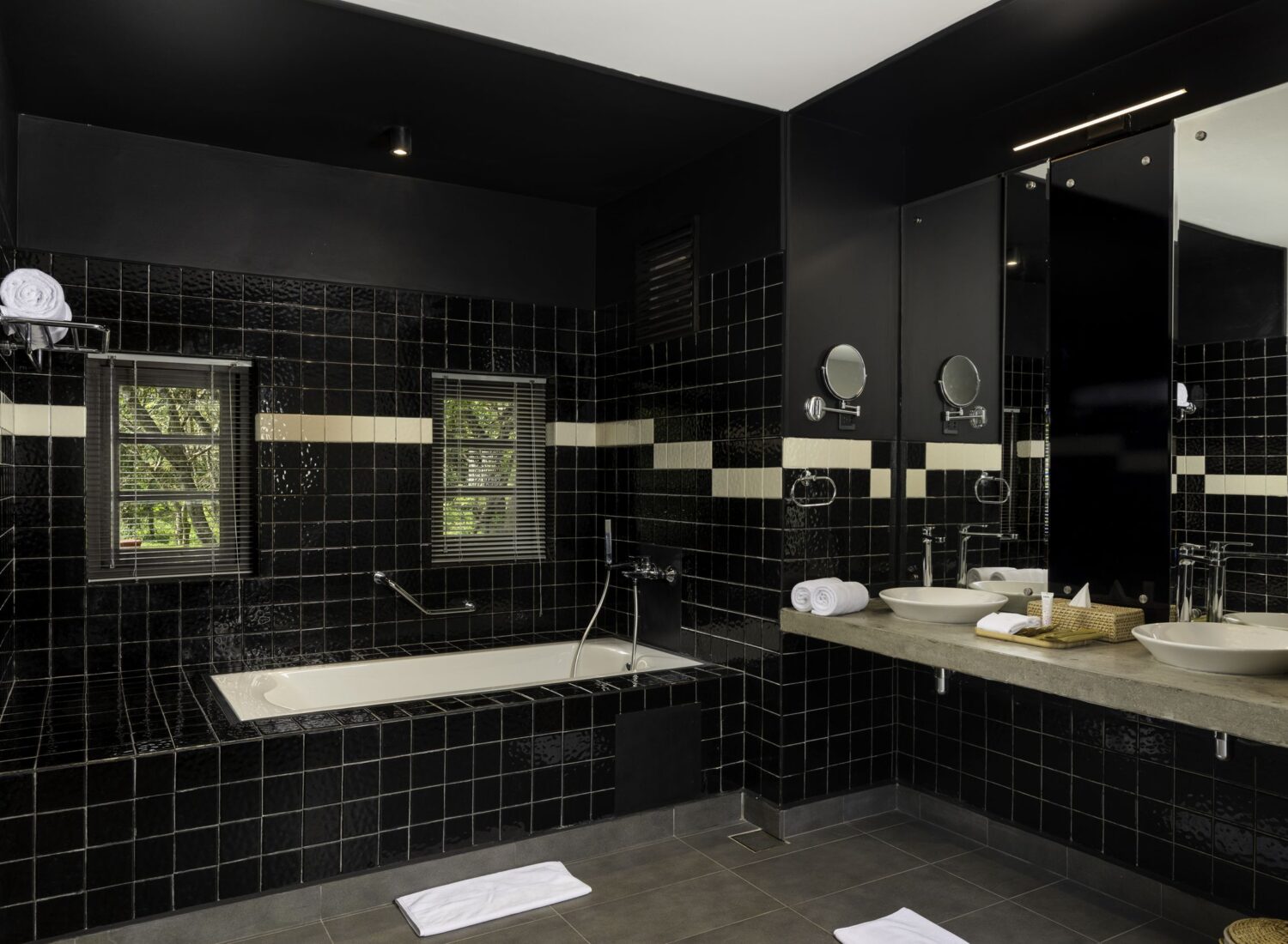 ayugiri-Presidential Suite with pool deck 7-s